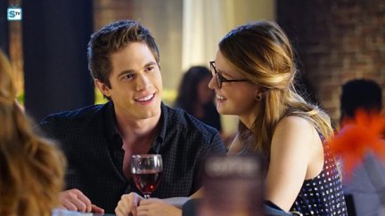 Supergirl-Episode-1-12-Bizarro-Promo-Pics-supergirl-2015-tv-series-39230985-595-335